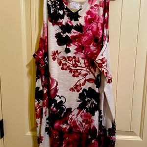 Time and tru 2x floral tank top